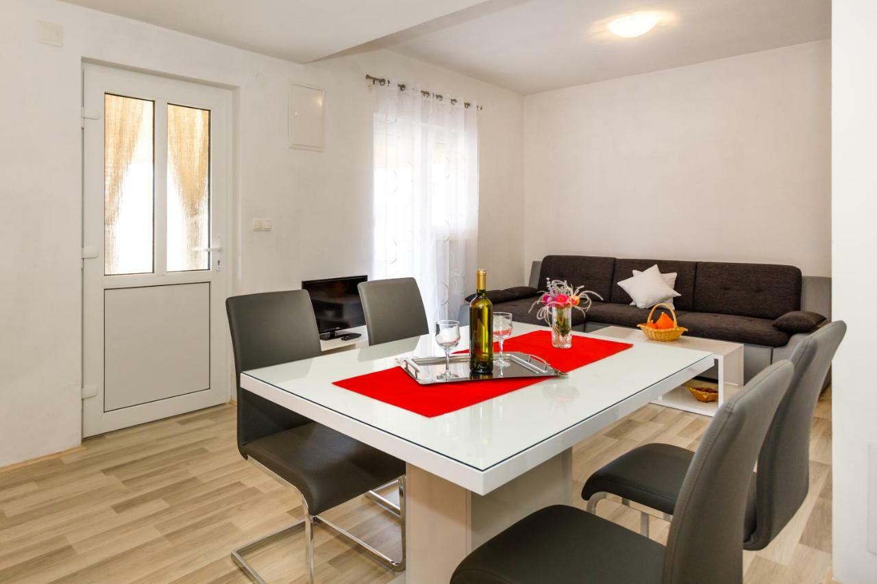 Apartman Dobrila Vrh  Екстериор снимка